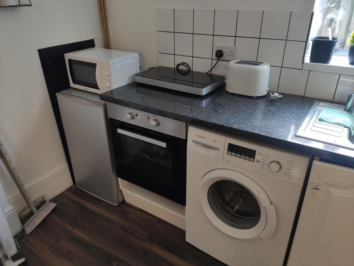 Whitchurch 1 Bedroom Apartment Кардиф Екстериор снимка