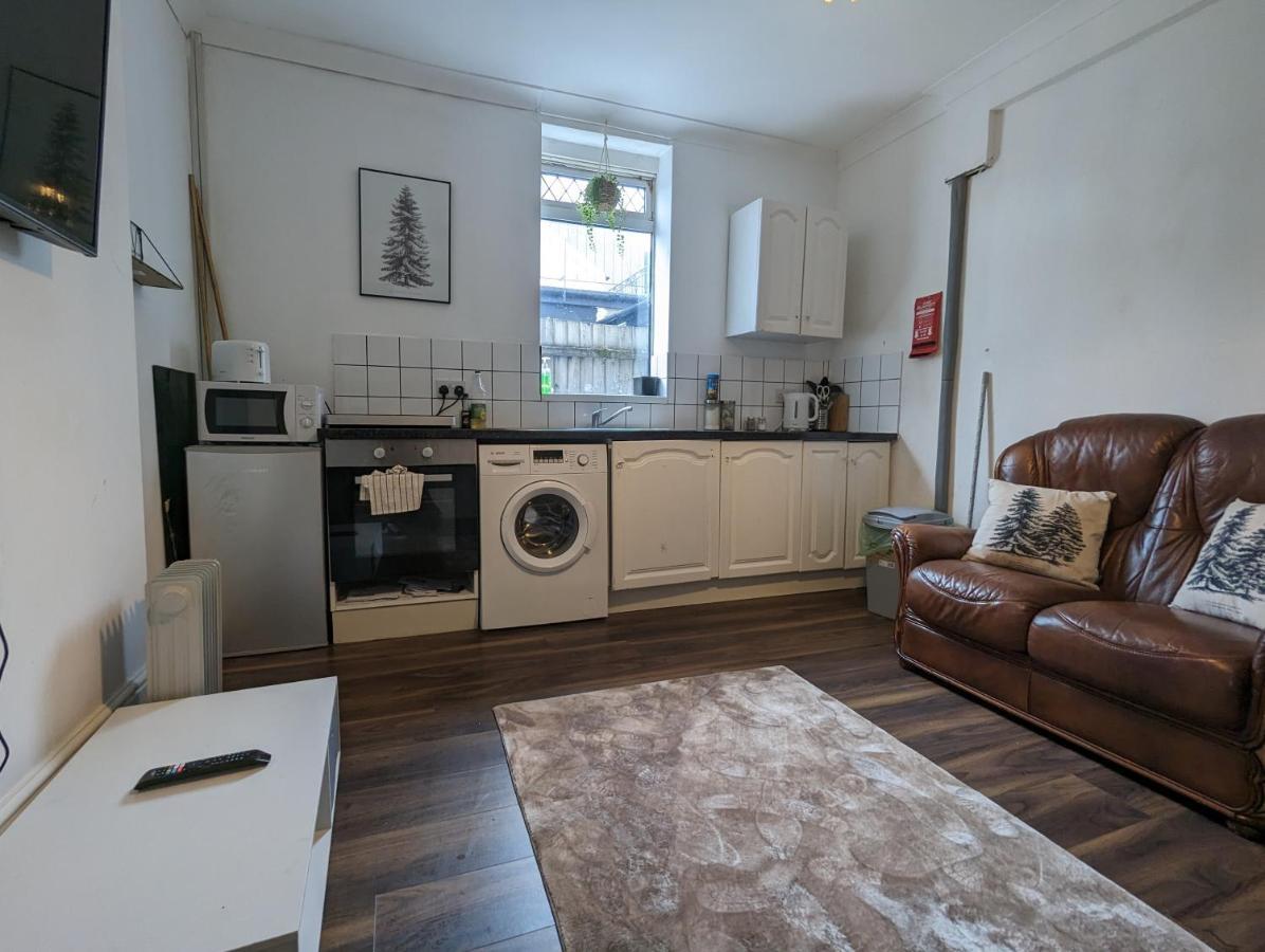 Whitchurch 1 Bedroom Apartment Кардиф Екстериор снимка