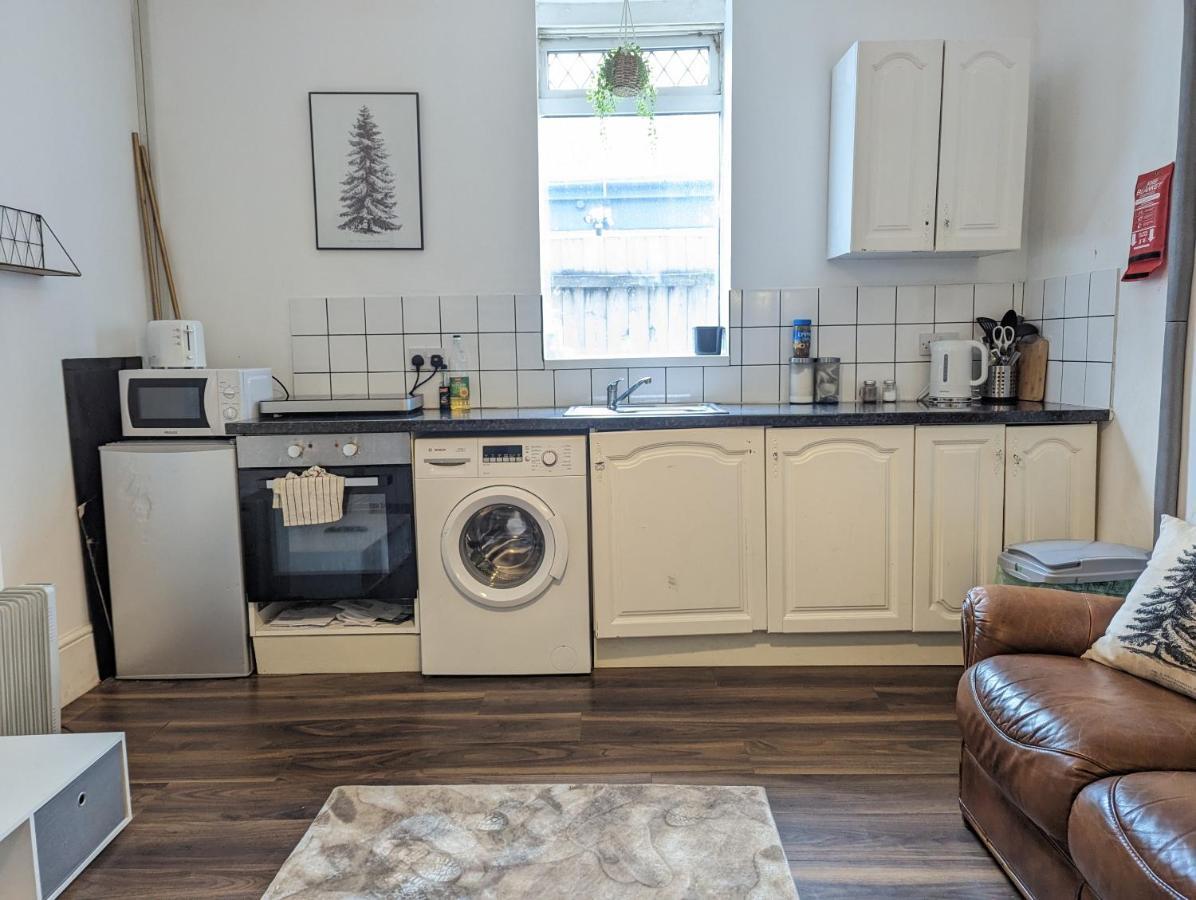 Whitchurch 1 Bedroom Apartment Кардиф Екстериор снимка